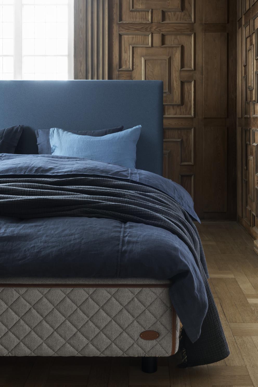 bed_frame_dux 1001_inspiration_PIE_xupport-astoria messenger 061_3