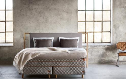 DUX 6006 with Anna headboard.