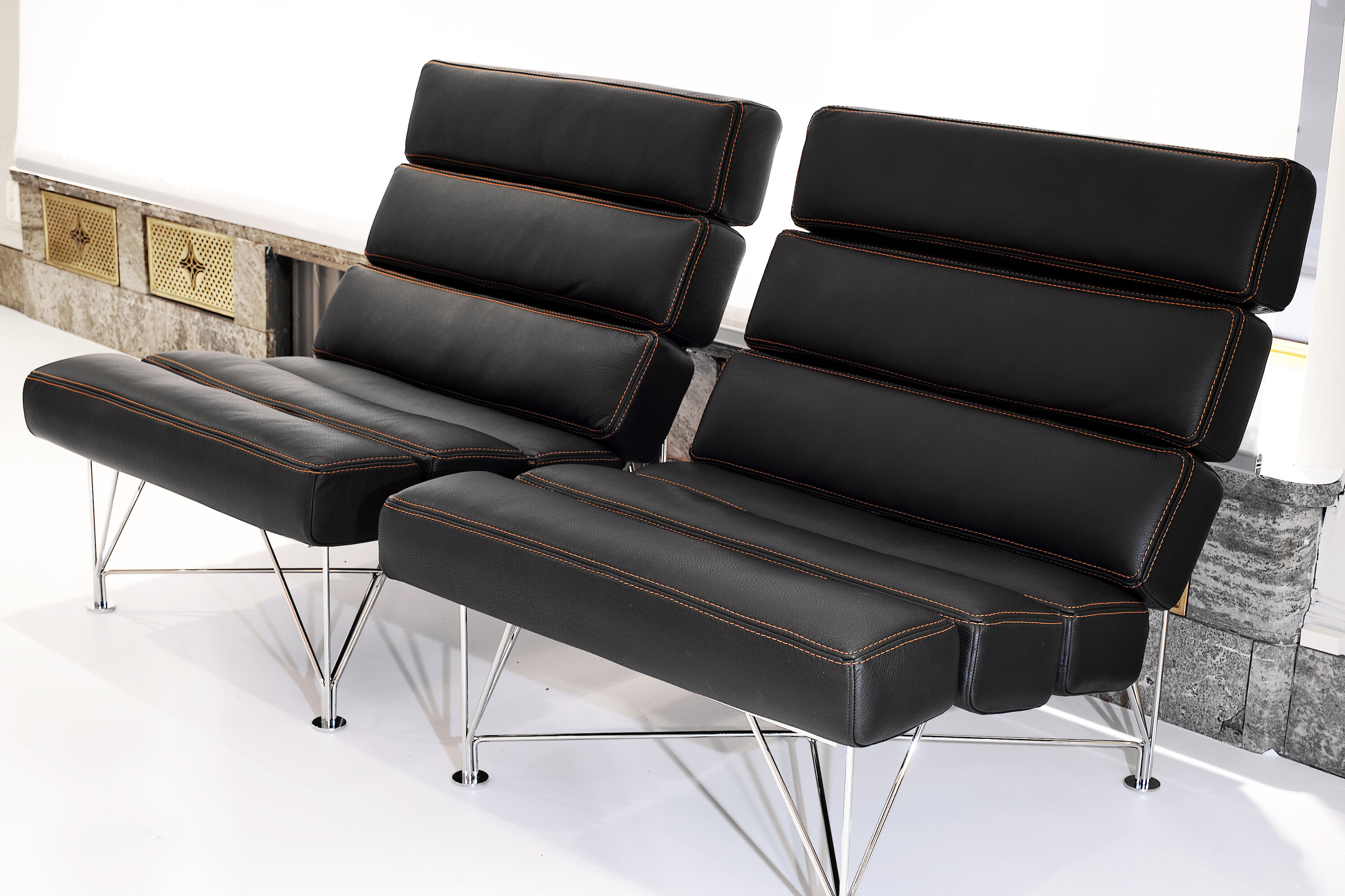 furniture_easy chair_spider chair_chrome-kariba 88_PI_contrasting stiches_1